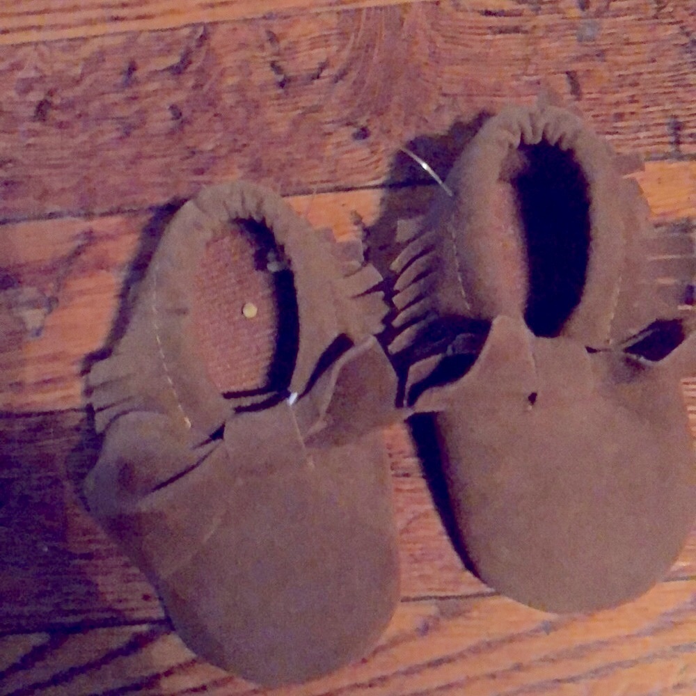 Brown Indian moccasin booties size 3 to 6 months